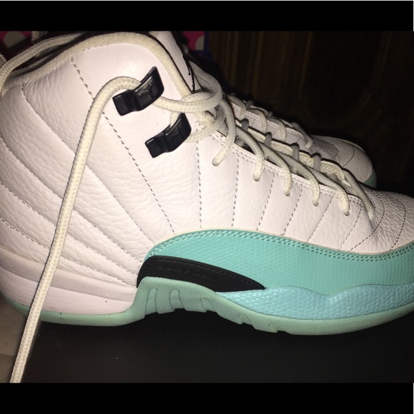 Air Jordan 12 - Picture 4 of 6